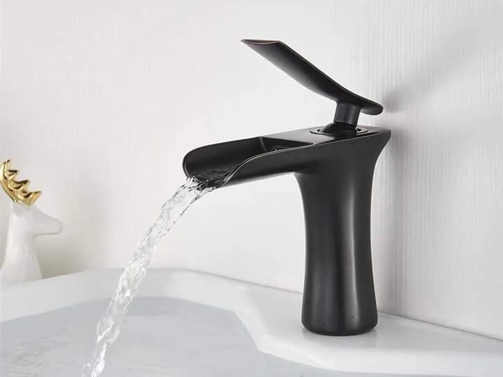 Смеситель для раковины с водопадом Fontana Showers блеск ARCH-00074039
