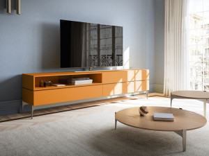 Деревянный шкаф для телевизора