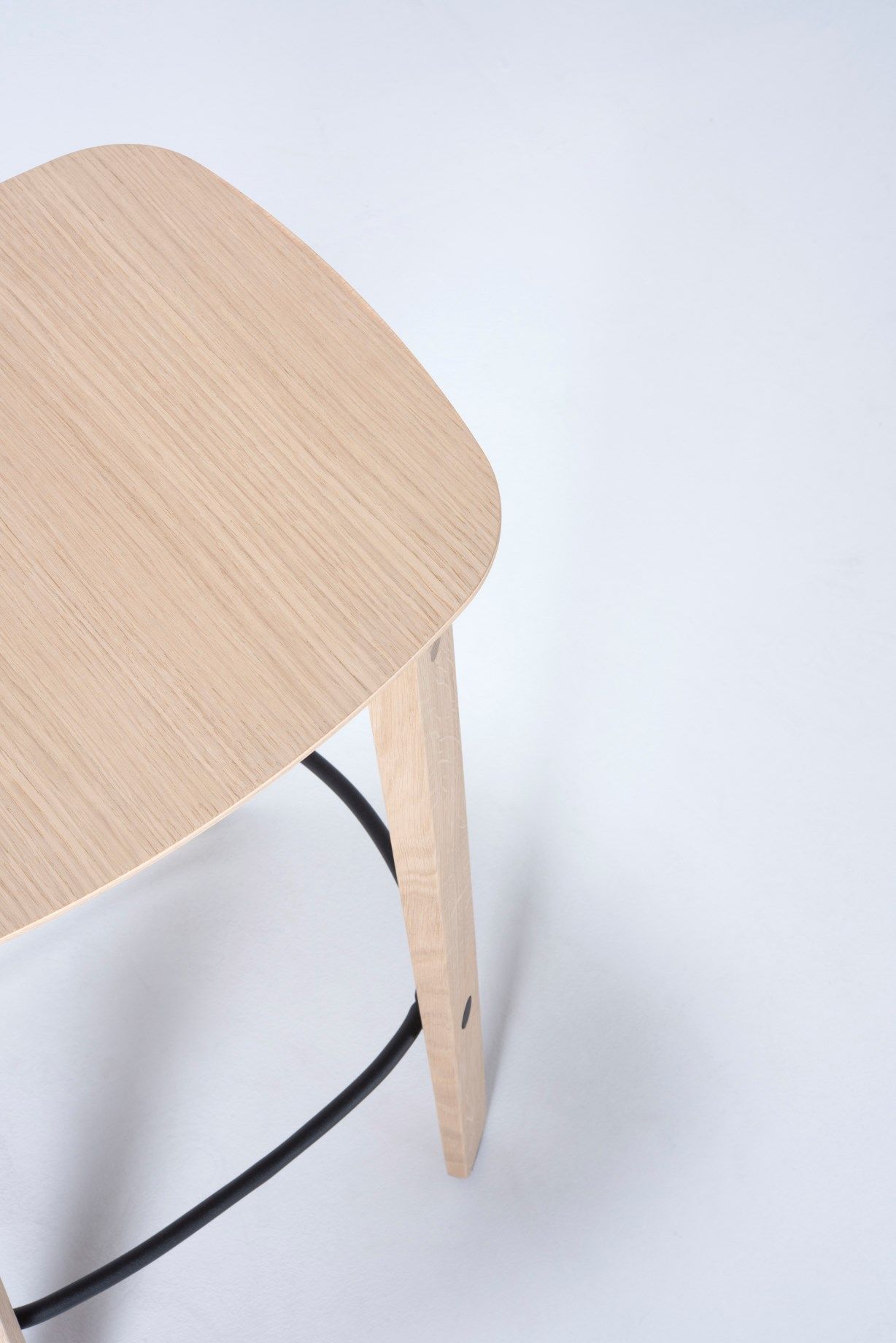 Дубовый барный стул с подставкой для ног Gazzda ARCH-00009485 - Вид №5