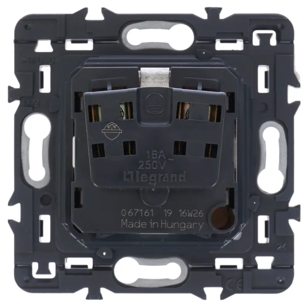 Розетка встраиваемая Legrand Celiane с заземлением, цвет белый STLM-2142237 - Вид №3