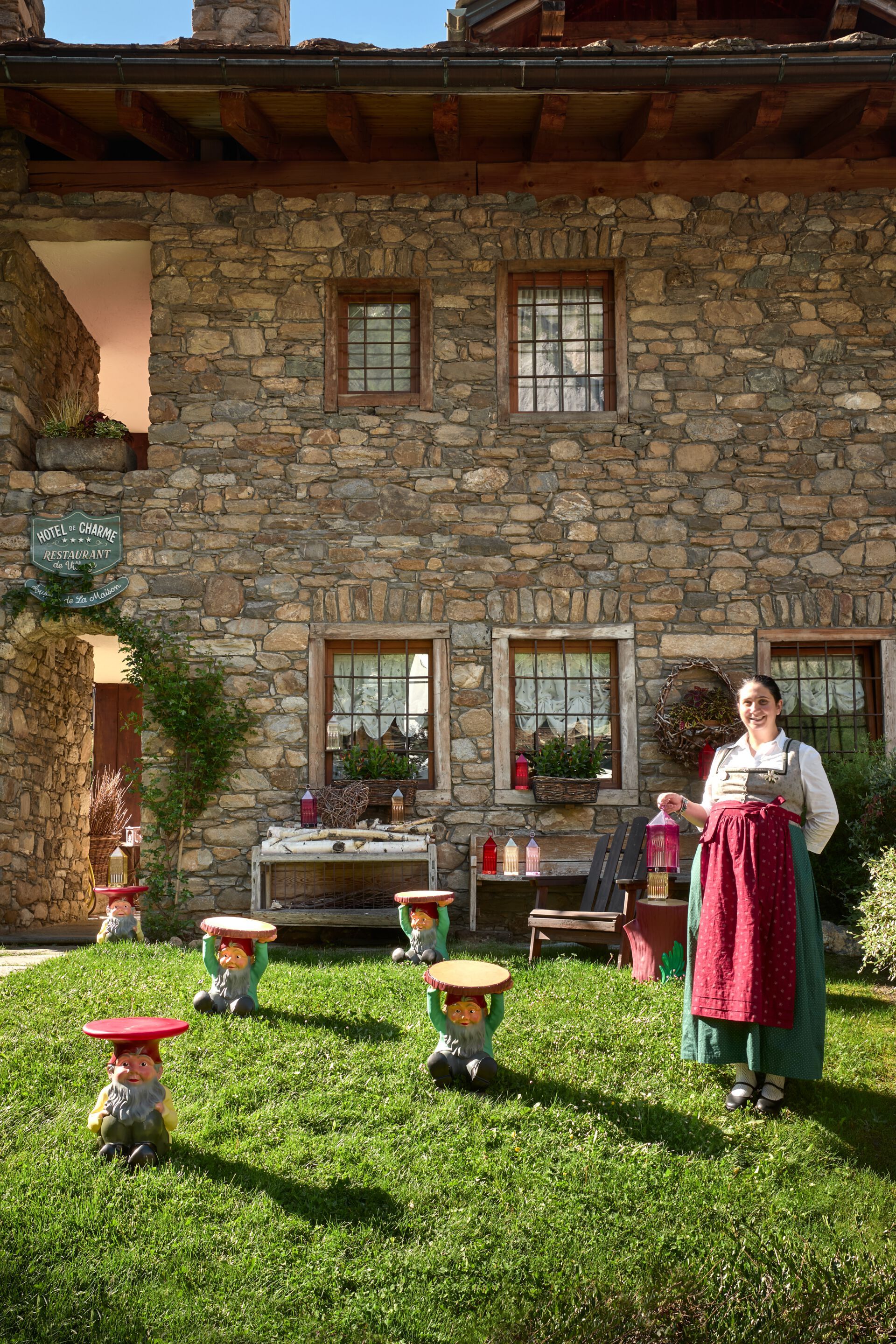 Круглый стол для сада из инженерного пластика Kartell ATTILA ARCH-00116598 - Вид №3