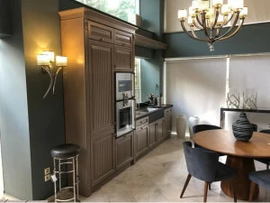 Martini Interiors Кухня из орехового дерева на заказ Convivio