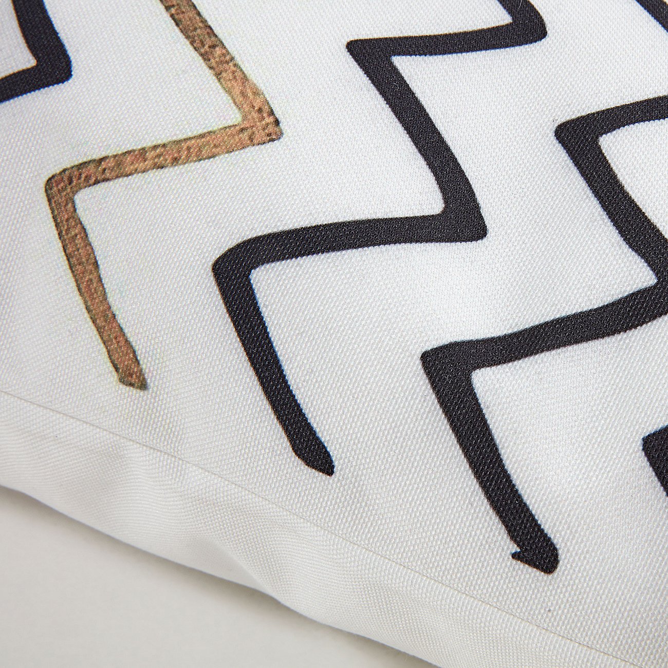 Чехол на подушку Jojo 45x45 с принтом от La Forma LA FORMA ОРНАМЕНТ 299181 Белый  - Вид №3