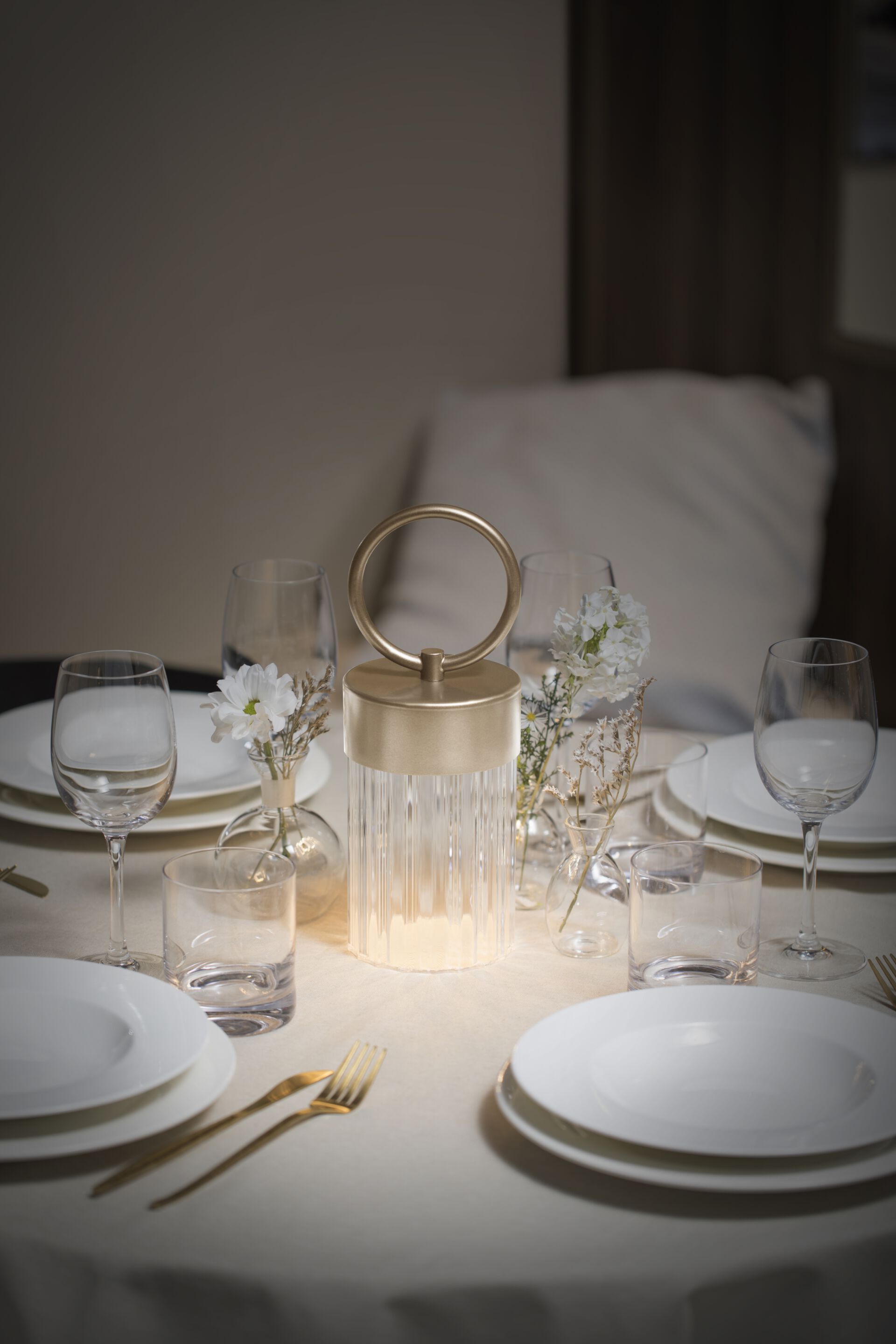 Светодиодная настольная лампа из плексигласа® с USB-зарядкой Contardi CLARETTA ARCH-00101103 - Вид №15