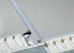 Алюминиевое соединение пола