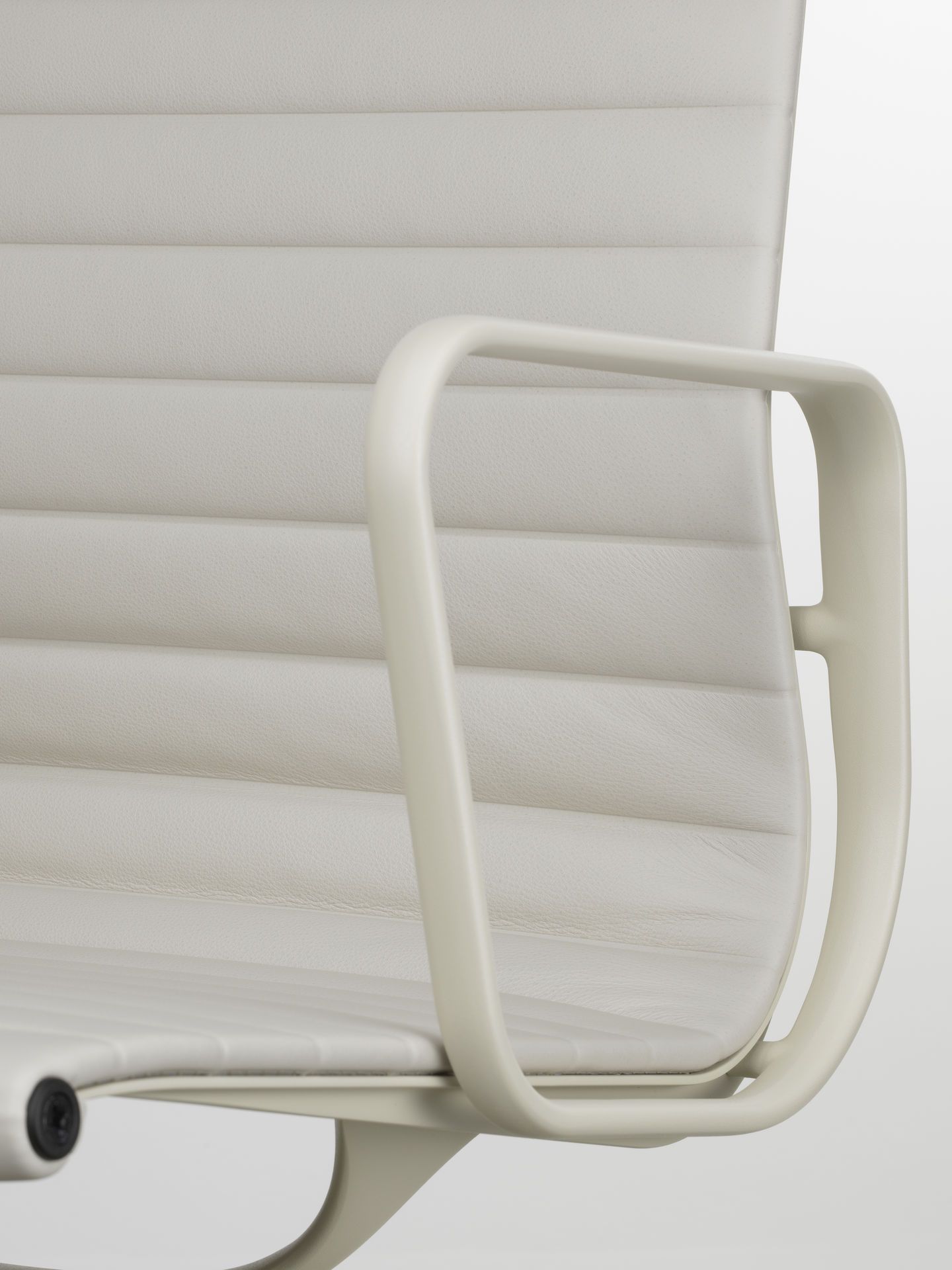 Ткань спиц поворотный стул с подлокотниками VITRA Eames Aluminium Group ARCH-00087363 - Вид №27