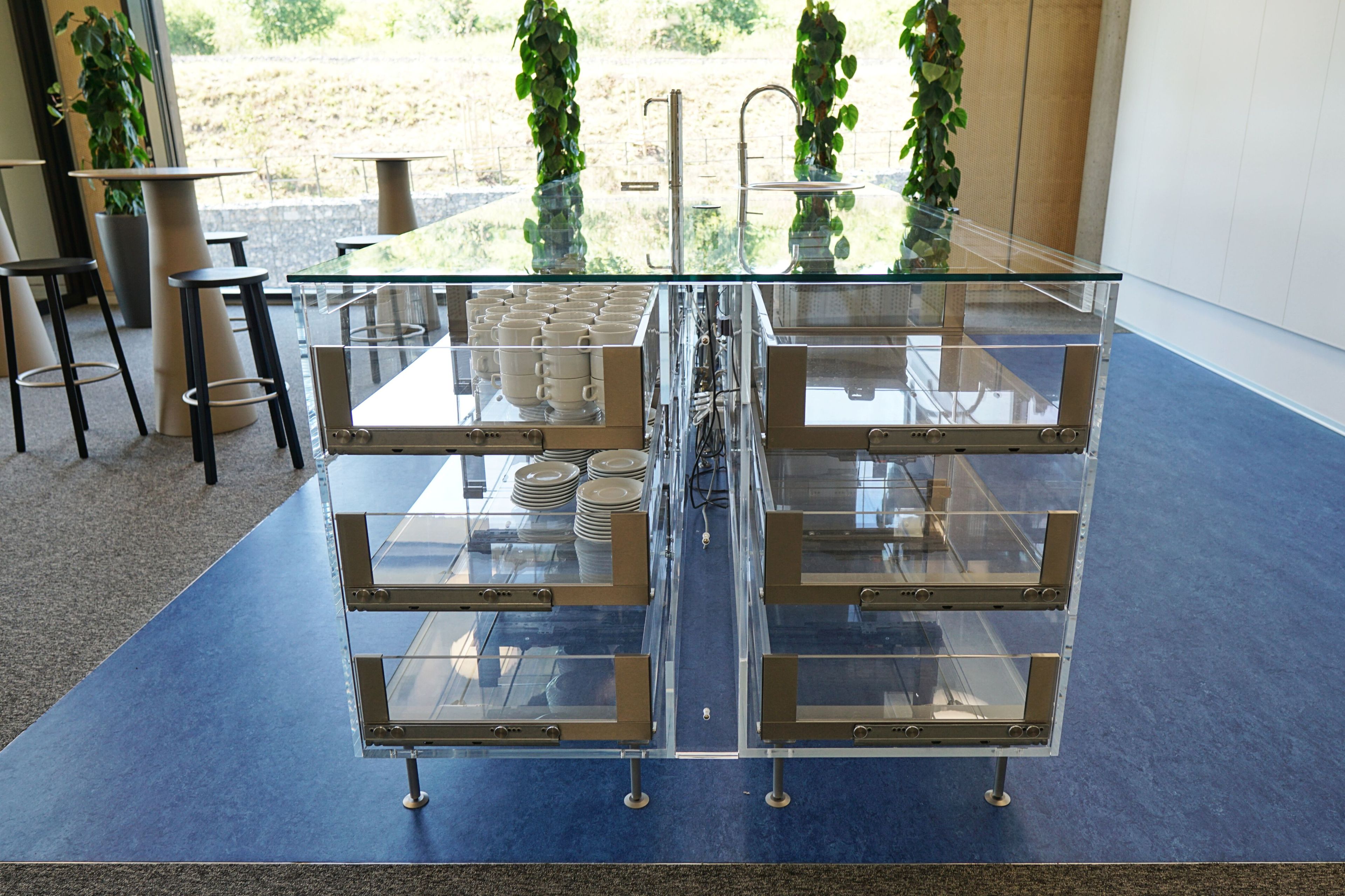 Кухня из плексигласа на заказ AMOSDESIGN CSOB KITCHEN ARCH-00043974 - Вид №2