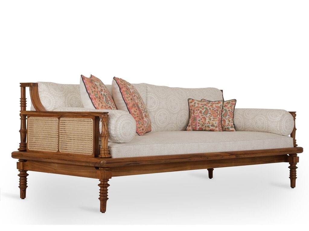 Спальная кровать из тикового дерева Alankaram Megah ARCH-00108170