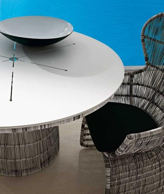 B&B Italia Outdoor Круглый садовый стол из полиэтилена Crinoline sun-id-1400694 - Вид №2