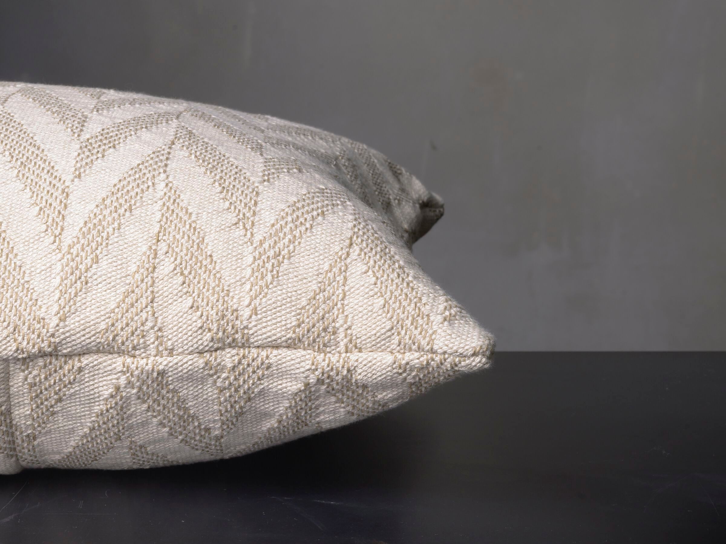 Квадратная подушка из хлопка и льна The House of Lyria FARSHA ARCH-00147839 - Вид №2