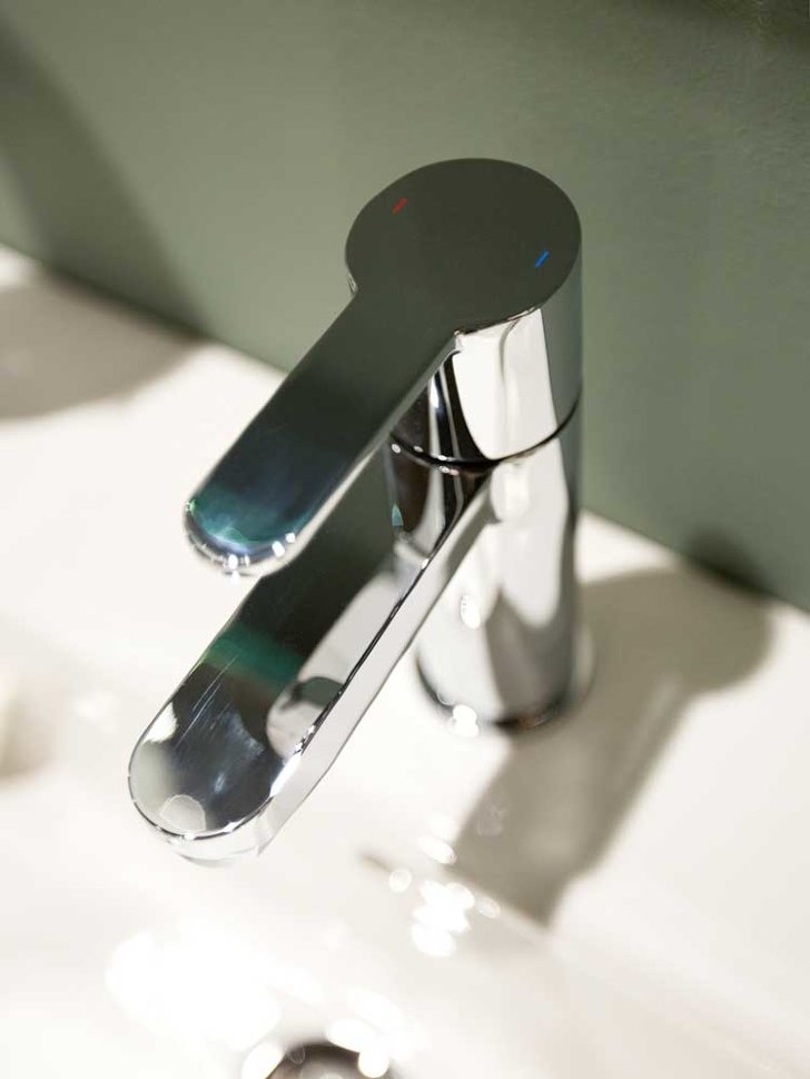 Смеситель для раковины на 1 отверстие с донным клапаном [CTA2] Britton Burlington CTA2  - Вид №3