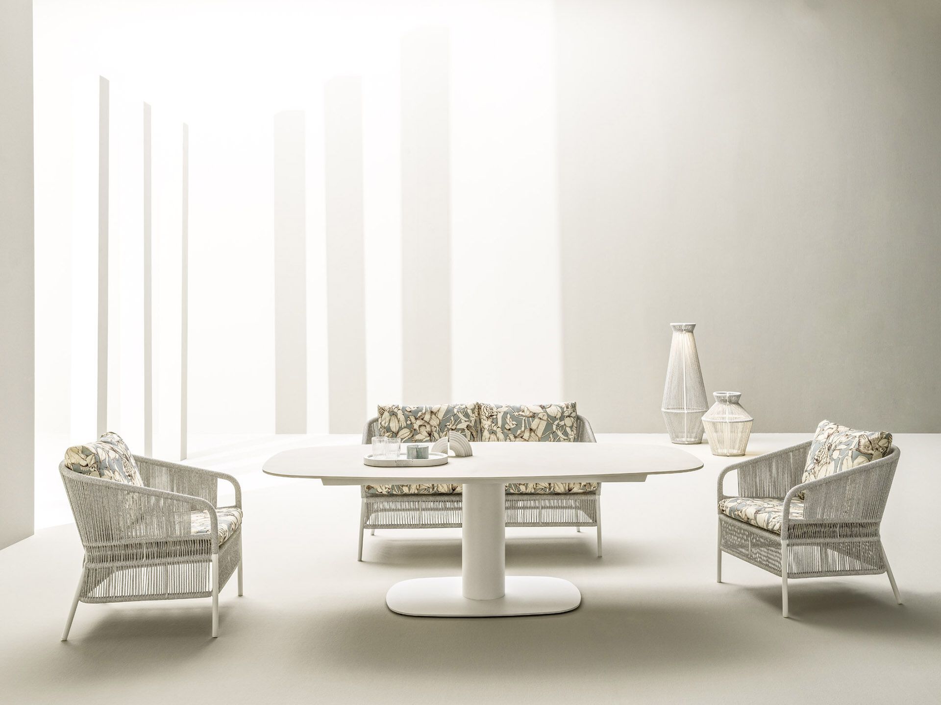 Синтетическое волокно садовое кресло с подлокотниками Varaschin Cricket ARCH-00074838 - Вид №1