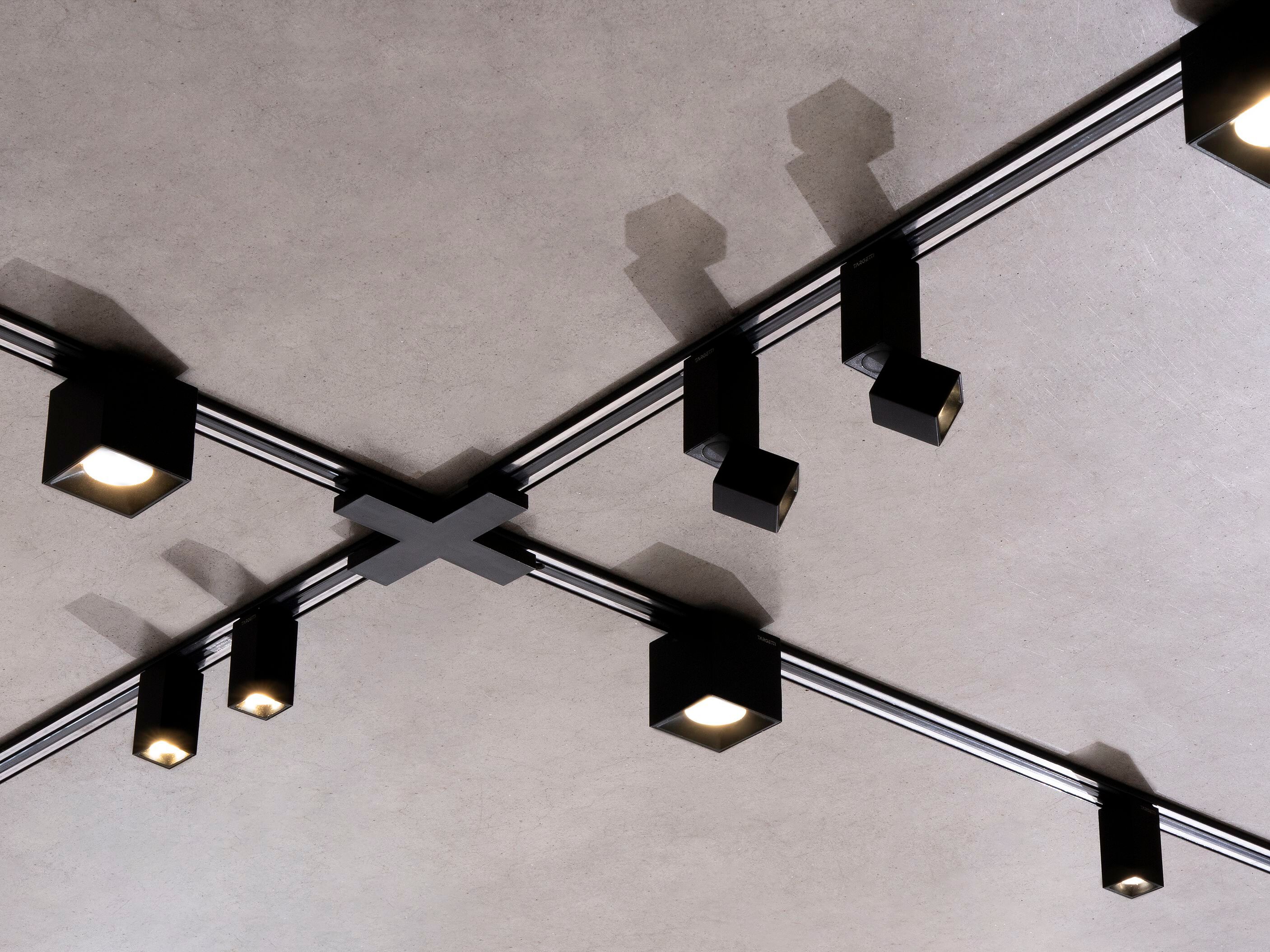 Светодиодное трековое освещение TARGETTI Oz ARCH-00113042