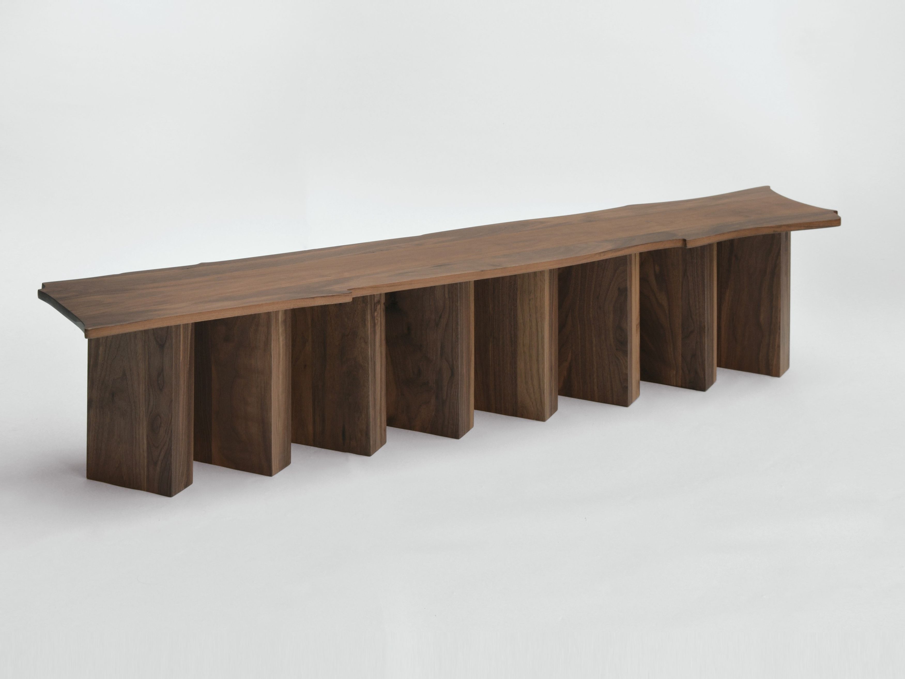 Скамейка из массива дерева Movimento Gallery Daniel Nikolovski ARCH-00144888