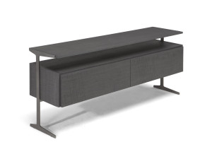 Деревянный шкаф с откидными дверями