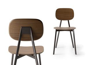 Деревянный стул с открытой спинкой