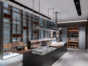 Кухня с островом с ручками