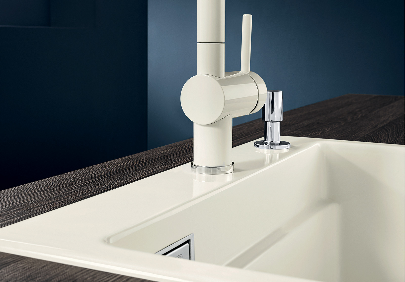 525156 Кухонная мойка Blanco Etagon 6 Ceramic PuraPlus глянцевый белый  Blanco Etagon Белый - Вид №3