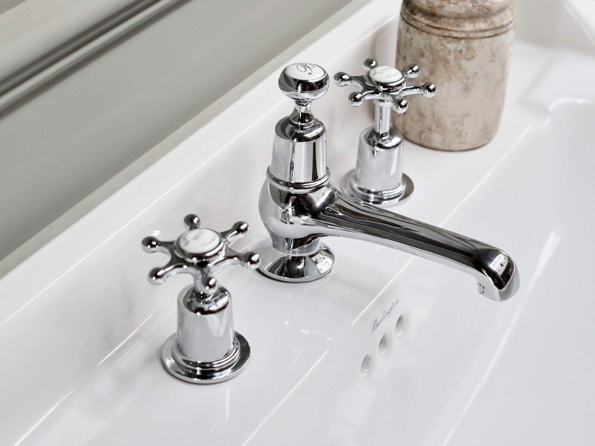 Смеситель для раковины с 3 отверстиями Burlington CLAREMONT ARCH-00119809