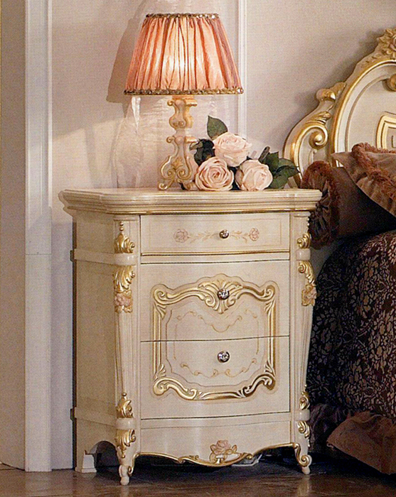Тумбочка VERSAILLES AGM (ALBERTO E MARIO GHEZZANI) B.51