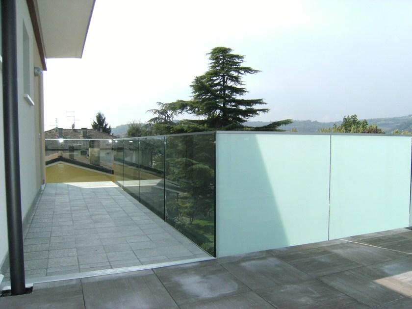 Q-RAILING ITALIA Крепление металлических парапетов Easy glass® sun-id-1501528 - Вид №1