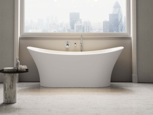 Овальная ванна в центре комнаты из смолы