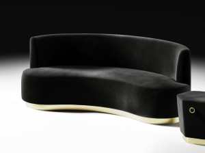 3-местный изогнутый тканевый диван