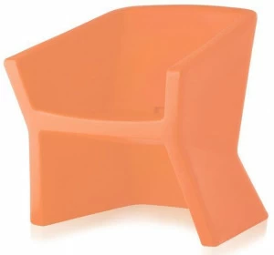 SLIDE Кресло полиэтиленовое с подлокотниками