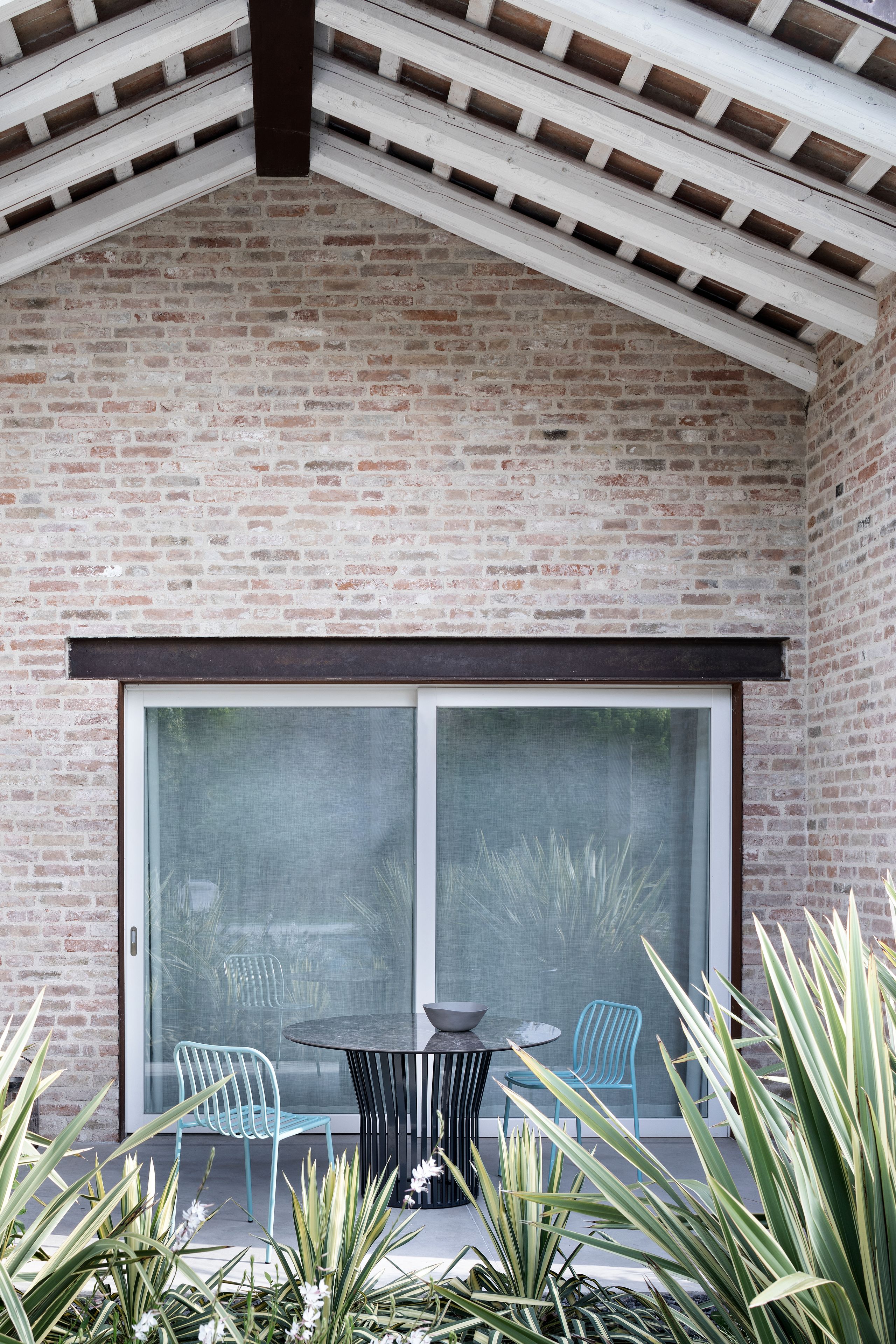 Металлический штабелируемый стул с открытой спинкой TrabA' Metis ARCH-00141371 - Вид №13