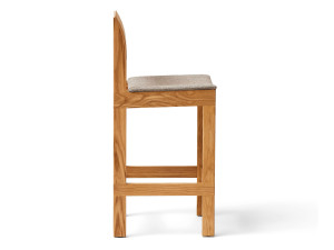 Высокий дубовый стул с мягким сиденьем с подставкой для ног