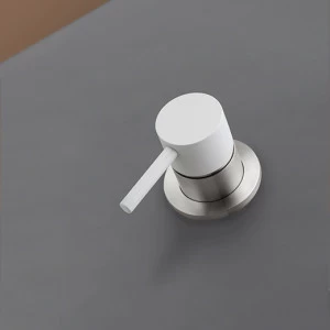 бортик отсечного клапана, горячая вода  Доступна с цветной ручкой, а не цветная версия ручки  <div> Элемент версии с не окрашивается ручка доступна в специальные отделки CEA в </div> GAS15 CEADESIGN