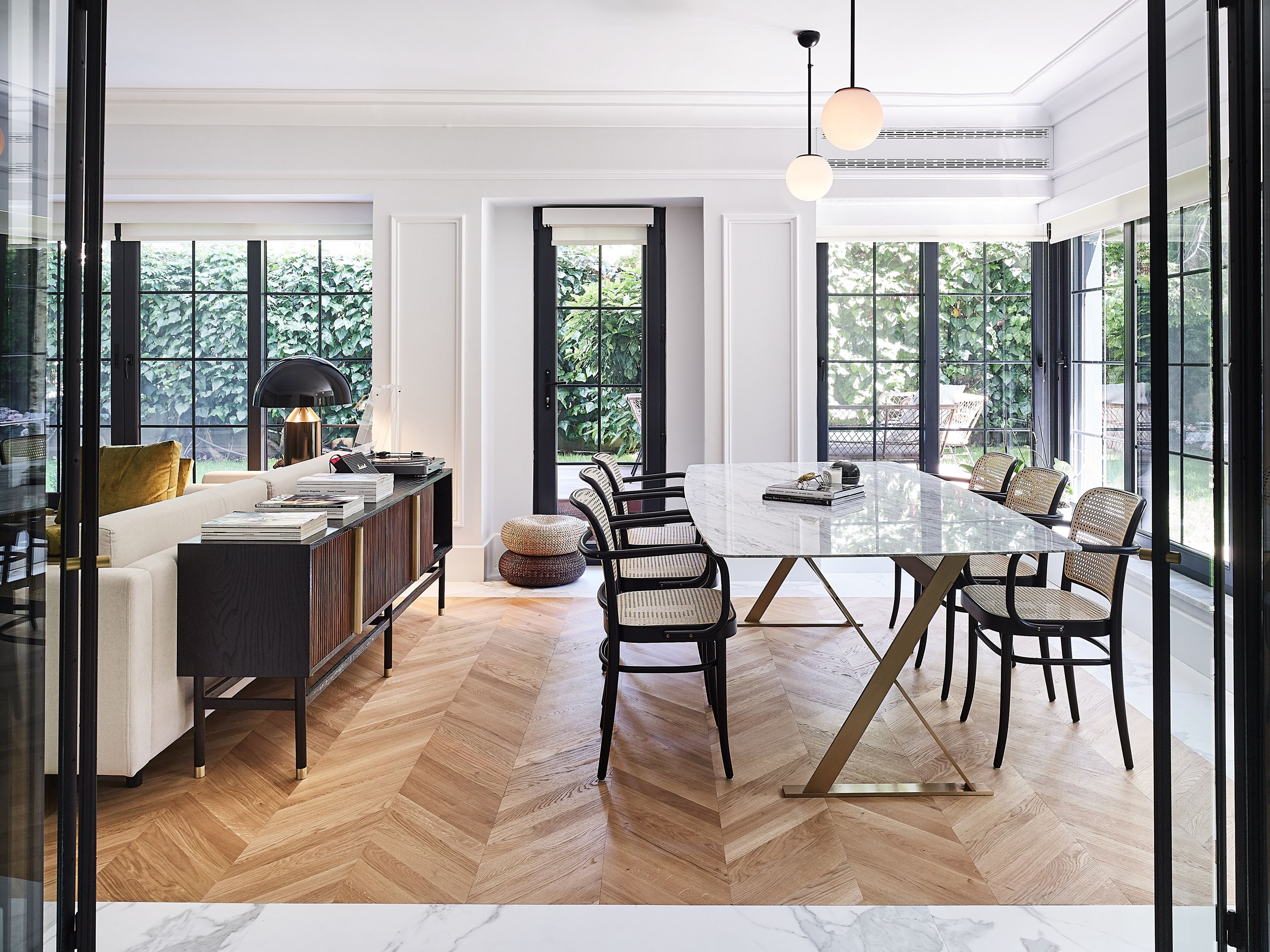 Деревянный стул с подлокотниками TON 811 ARCH-00139526 - Вид №4