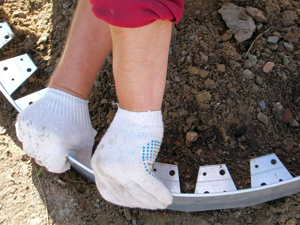 Алюминиевый бордюр 100 мм, длина 2500 мм компл. ГеоПластБорд GPBST-14 - Вид №5