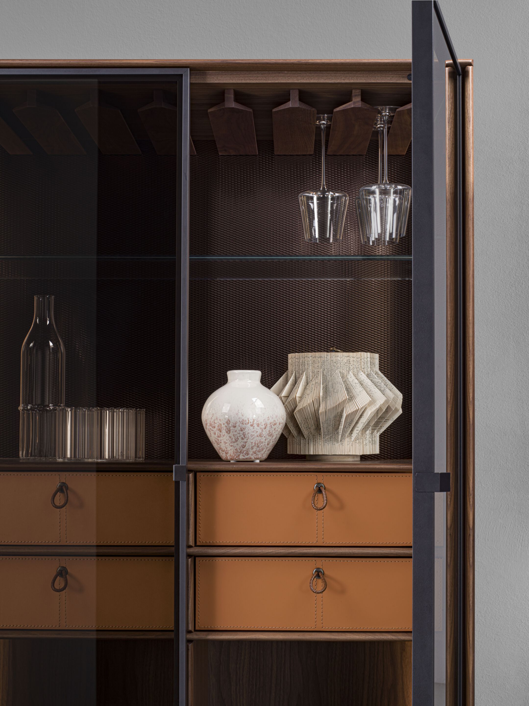 Шкаф из орехового дерева со встроенным освещением Porada двадцать четыре ARCH-00107630 - Вид №7