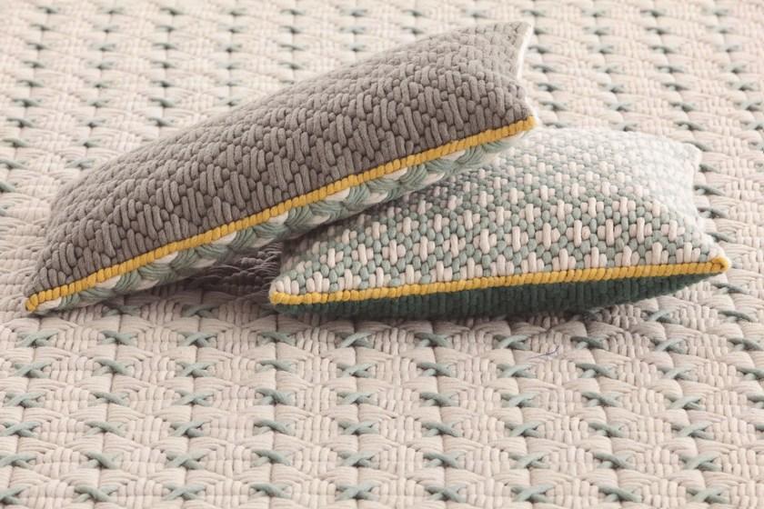 GAN Прямоугольная подушка, вышитая вручную тканью Silaï sun-id-1487660 - Вид №3