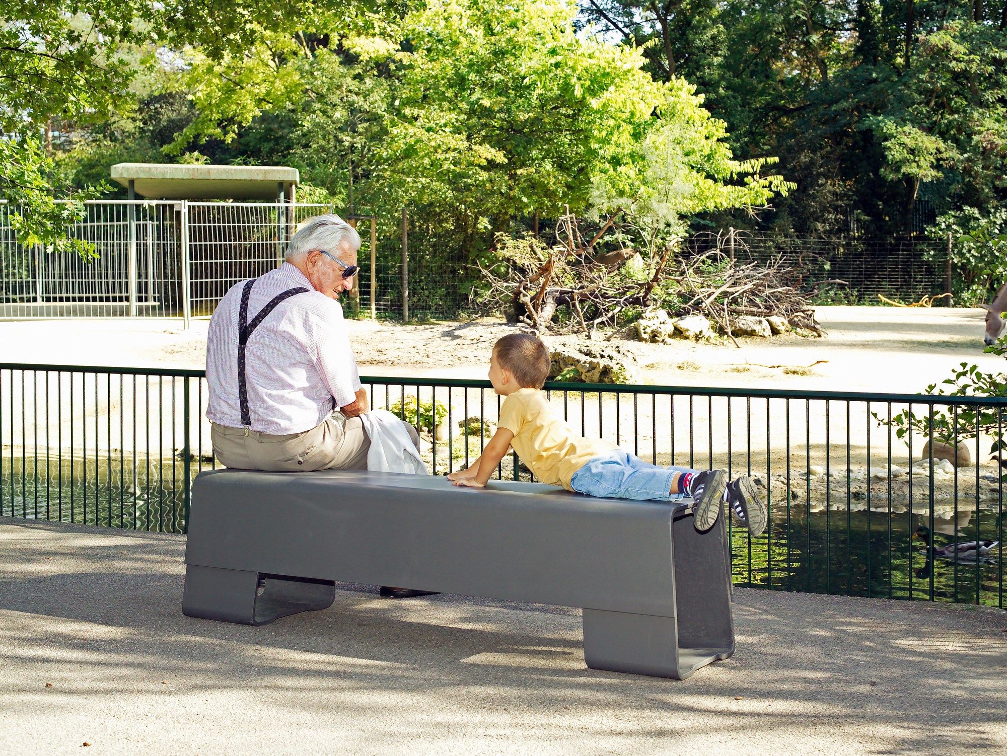 Бетонная садовая скамейка SWISSPEARL дизайн ARCH-00038049 - Вид №1