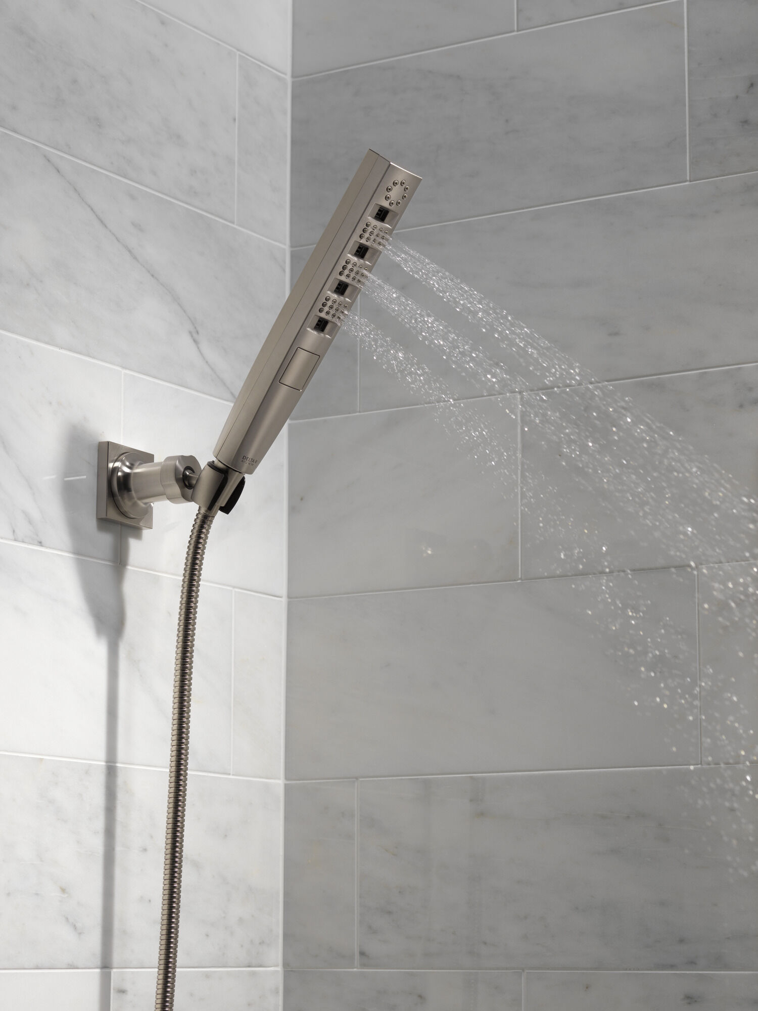 H2Okinetic® Ручной душ с 4 настройками для настенного монтажа Delta Faucet 55140-SS - Вид №2