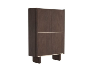 Шкаф из дуба с распашными дверцами