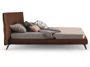 Двуспальная кровать из ткани с мягким изголовьем