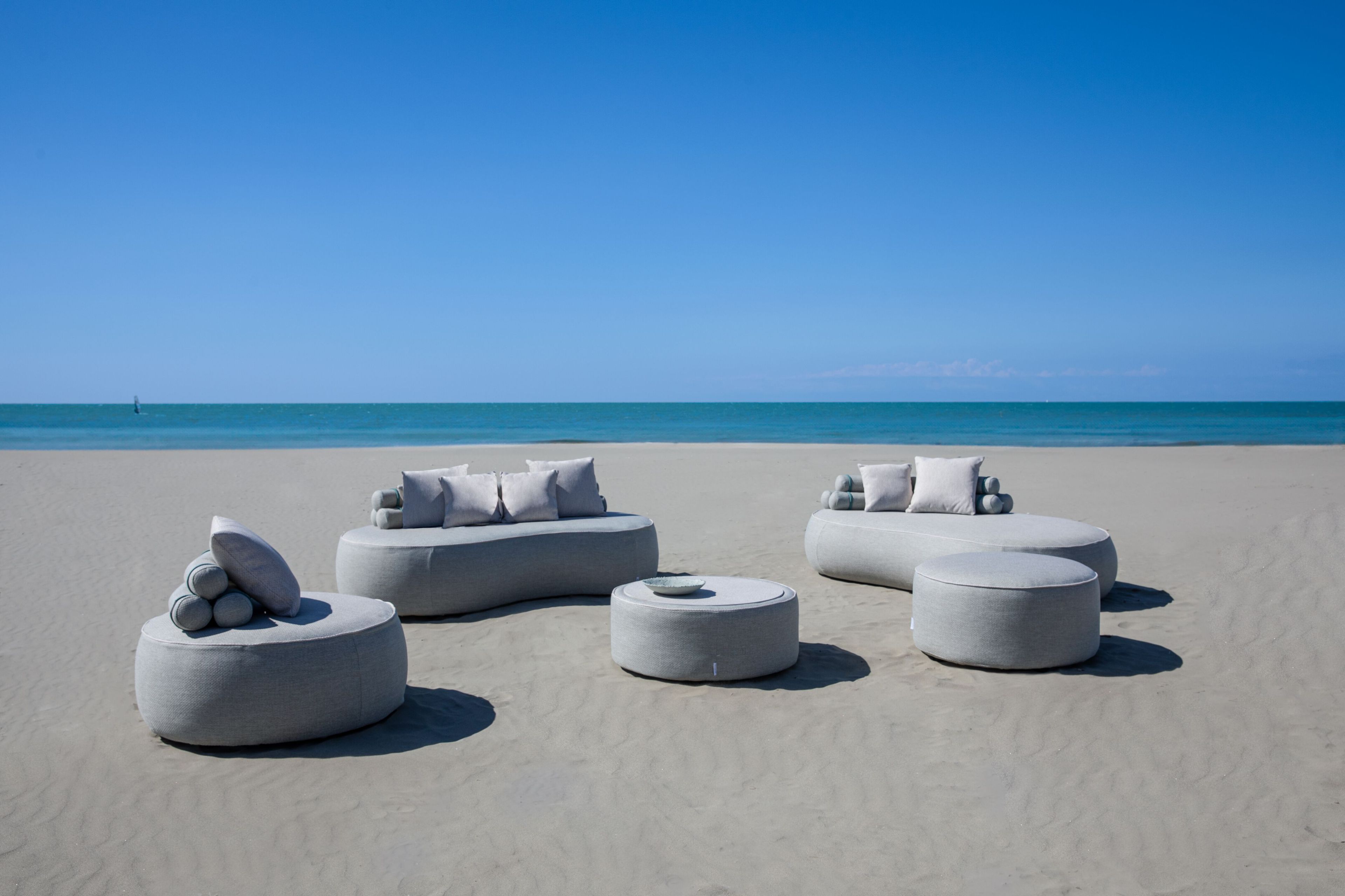 Высокий круглый садовый журнальный столик из ткани Rever Brera ARCH-00108687 - Вид №2