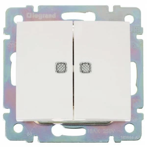 Выключатель двухклавишный Legrand Valena с подсветкой белый