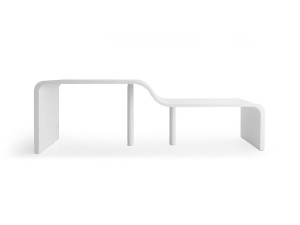 Деревянный стол