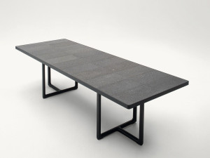 Садовый стол с натуральным лавовым верхом