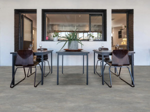 Нескользящий виниловый пол