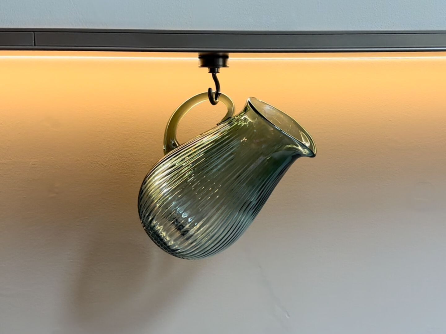 Алюминиевые полки крючки Strackk WALL SHELF WITH MAGNET HOOKS ARCH-00045633 - Вид №1