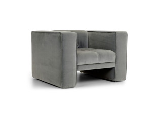 Кожаное кресло в классическом стиле