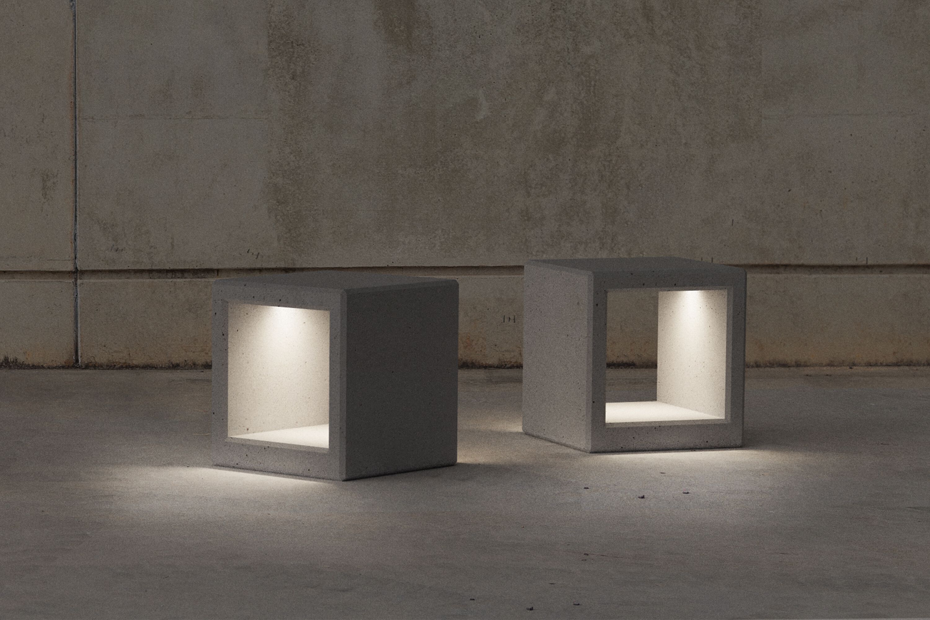 Бетонное наружное сиденье со встроенным освещением SIT Outline ARCH-00140107 - Вид №1