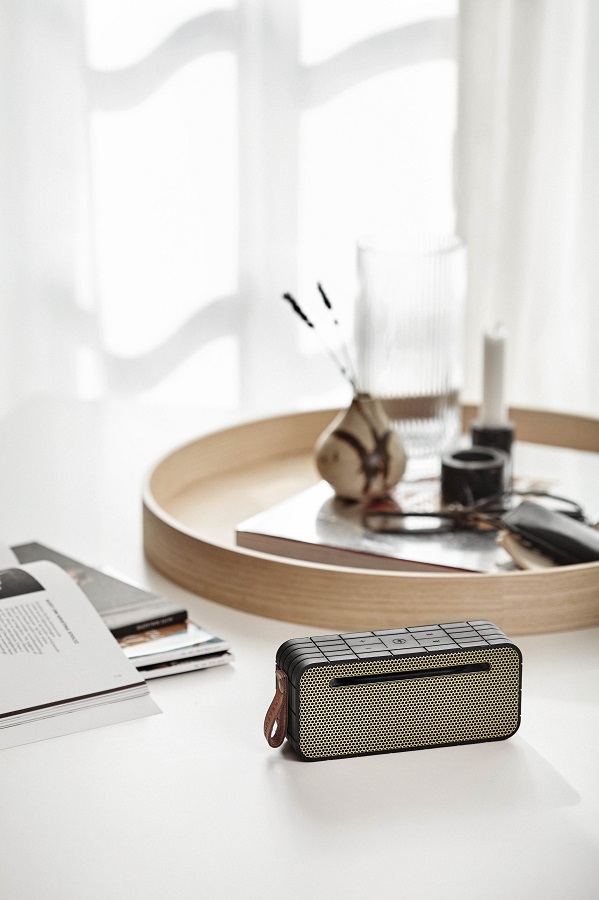 Kfng62 Колонка беспроводная с ремешком amove чёрная KREAFUNK  - Вид №2