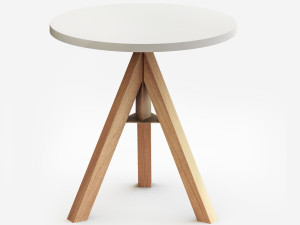 Высокий журнальный столик