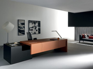 Прямоугольный кожаный стол